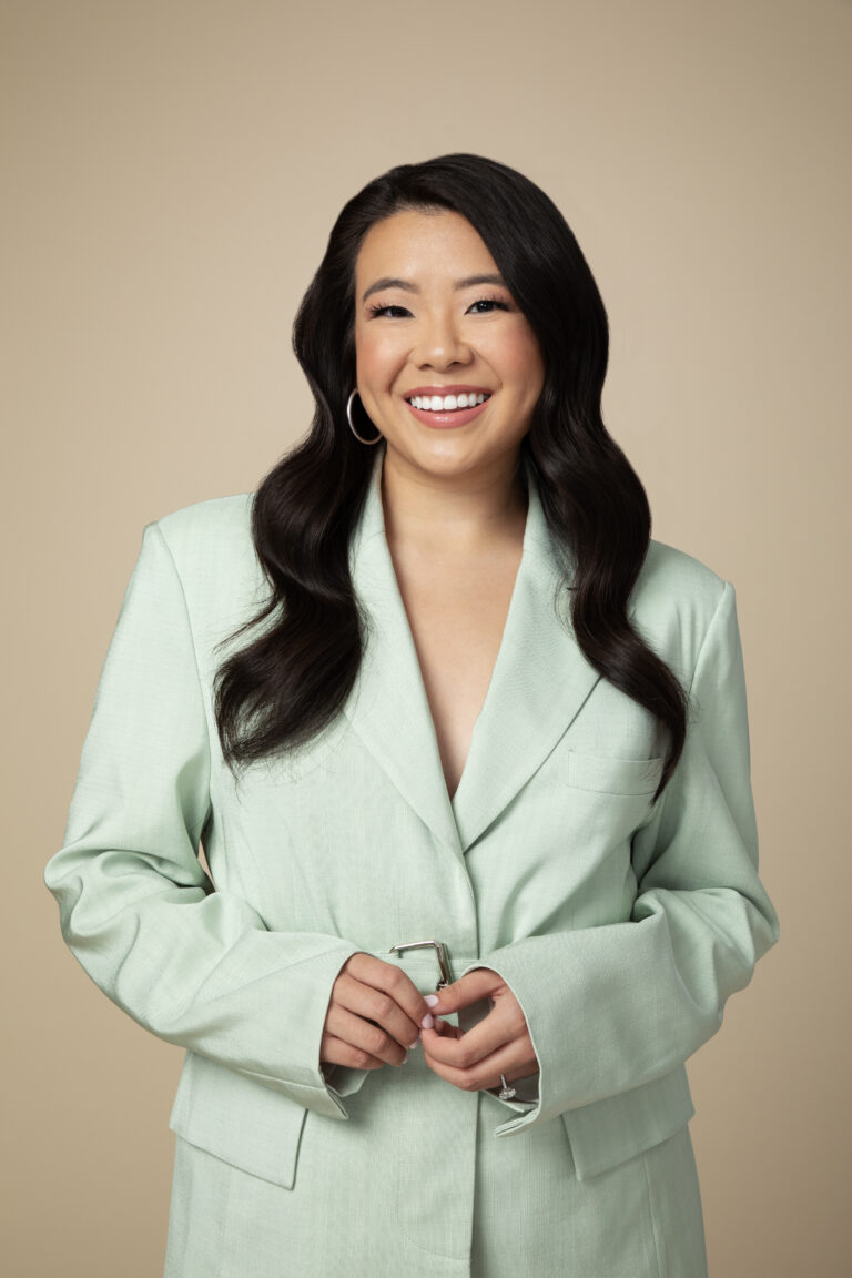 #493: Wall Street Secrets, with Your Rich BFF Vivian Tu